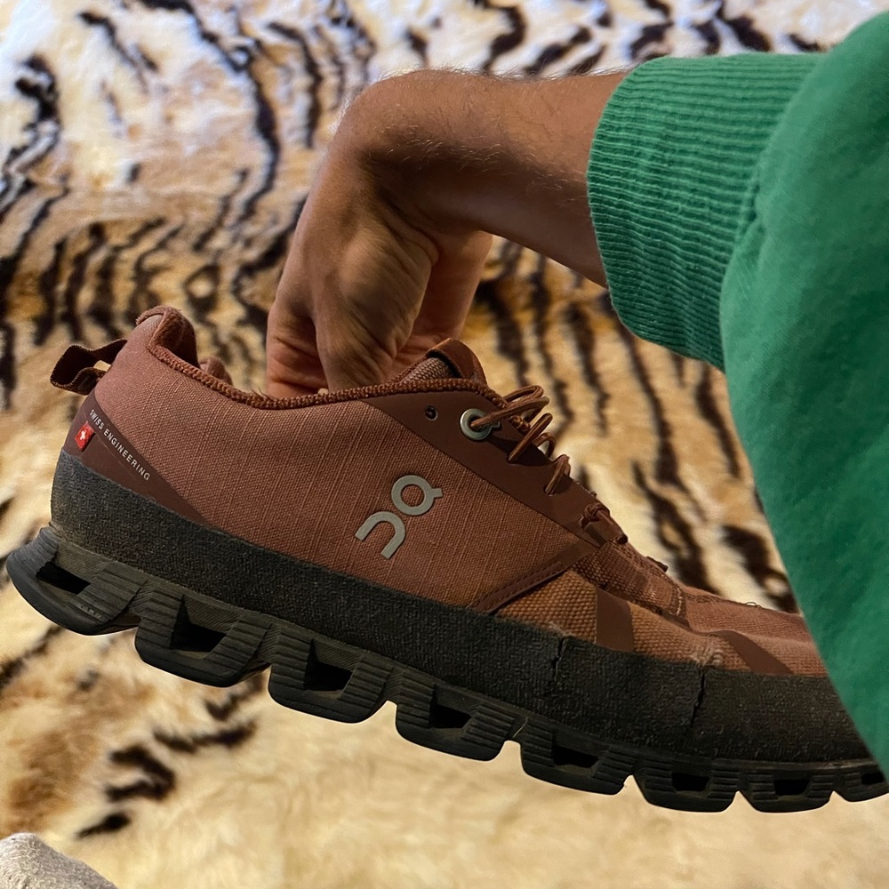 On Cloud Dip Shoes